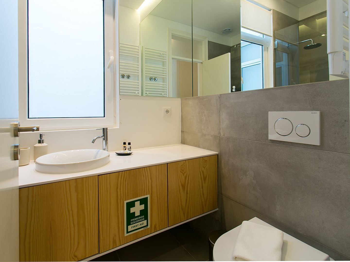 Altido Elegant Deluxe & Altido Luxurious 3-bedroom Apt With Terrace In Intendente Apartment Lissabon